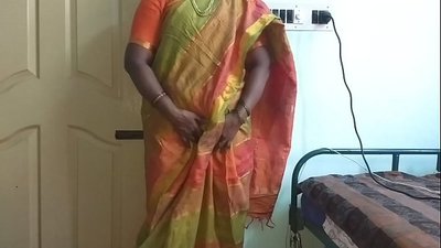 Maid desi Indjan biex turi t-tits naturali tagħha lil sid id-dar