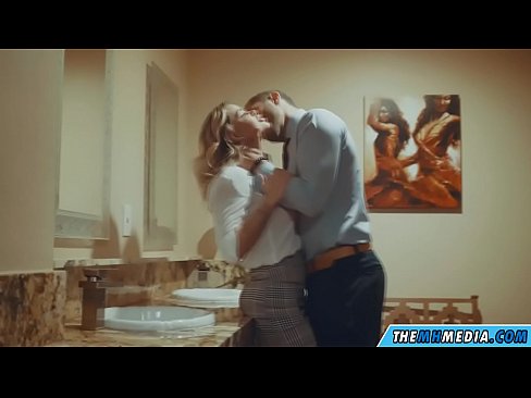 ❤️ Meta blonda busty seduces f'kamra tal-banju pubbliku ❌ Vidjo porn lilna mt.com-porn-mz.ru ❌️